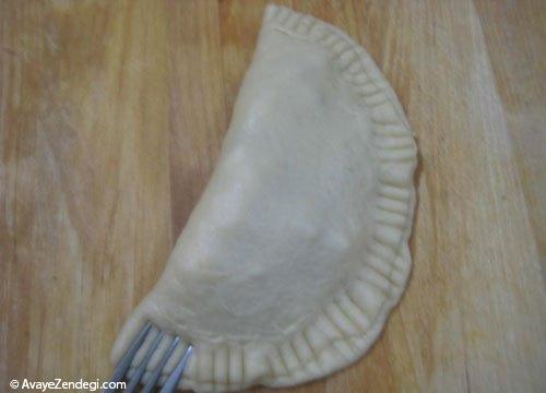 آموزش تصویری 4 مدل پیچیدن خمیر پیراشکی آموزش تصویری 4 مدل پیچیدن خمیر پیراشکی