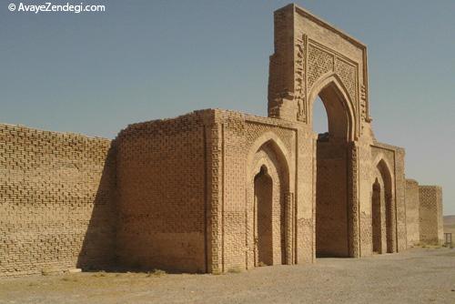 معماری ایرانی: کاروانسرای رباط شرف 
