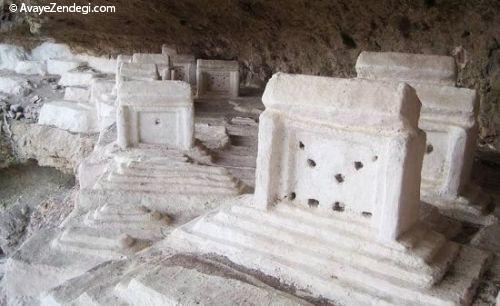 قبرستان عجیب هفتاد ملا در ایران